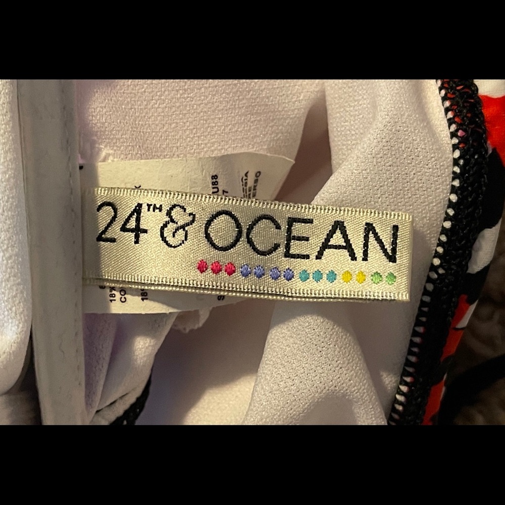 NWT Swimsuit Top - Picture 6 of 9